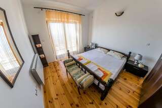 Дома для отпуска Villa Lidija Будва Дом с 3 спальнями и террасой-11