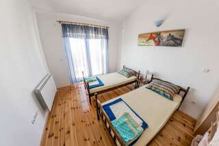 Дома для отпуска Villa Lidija Будва Дом с 3 спальнями и террасой-13