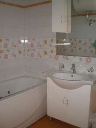 Дома для отпуска Villa Lidija Будва Дом с 3 спальнями и террасой-52