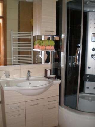 Дома для отпуска Villa Lidija Будва Дом с 3 спальнями и террасой-62